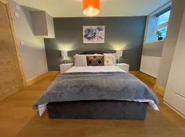 West Midlands-2 Double Bed Room Apartment, hotel económico em Dudley