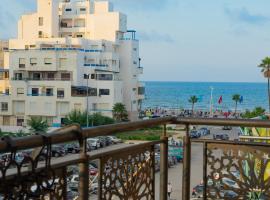 Enjoy Your Vacation Here, Close to The Beach, Only 1 minute Walk!!، فندق في مرتيل