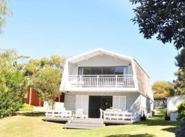 Sabi Robe WiFi 300m to Beach Dog friendly, hotel en Robe