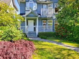 Bright Garden Suite by the Beach and UBC