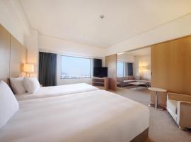 ANA Crowne Plaza Kobe by IHG, hotell med pool i Kobe