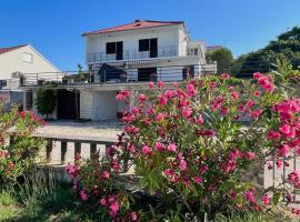 Apartments Sea View, hotel em Rtina