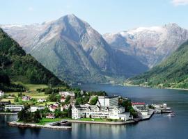 Kviknes Hotel, strandhotel in Balestrand