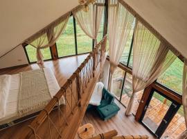 Stuf by NorAtlas Heritage - Adults Only, cabana o cottage a Buzǎu