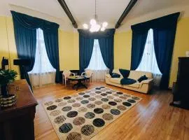 Riverside Old Town Spacious One Bedroom Apartment few steps from Dome square and Cathedral