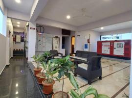 LK GRAND HOME, huoneistohotelli kohteessa Tirupati