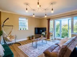 Windermere Lake View Retreat, Pet Friendly, Free Parking, Golf nearby