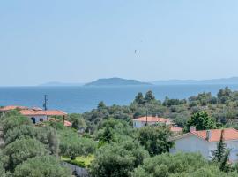 Sea View Maisonette close to Neos Marmaras, hotel i Lagomandra
