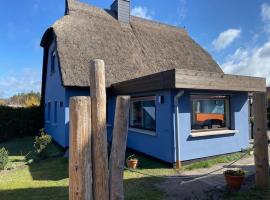 Dat Smucke Reethus Erdgeschoss, hotel in Born