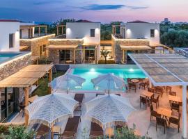 Azzure Luxury Suites，位于波托什的带热水浴缸的酒店