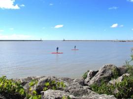 Hidden Treasure in the Heart of Port Stanley, bolig ved stranden i Port Stanley