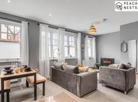 Stylish 2 Bed, 2 Bath Apartment with Free Parking