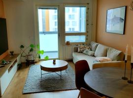 Cosy apartment with a relaxing sauna and a balcony, hotel económico en Helsinki
