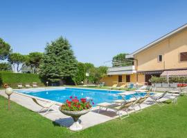 Luxury Penthouse/Pool/50m to lake, hotel de lux din Bardolino