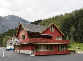 Kvamsdal Pensjonat 1, homestay di Eidfjord