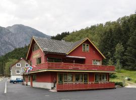 Kvamsdal Pensjonat 1, hotel Eidfjordban