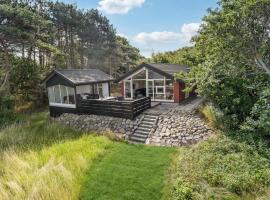 Cozy Home In Fllenslev With House Sea View, vila v destinaci Føllenslev