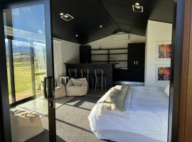 Guest House with a Stunning View, hotel in Frankton