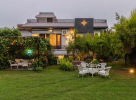 The Kaleidoscope by StayVista - Indoor Pool Villa with Jacuzzi & Terrace, holiday home in Amritsar