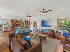 Custom 4br Home Walking Distance to Beach - Alekona Kauai, hotel u gradu 'Koloa'