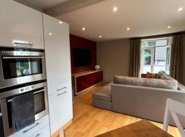 Luxury Apartment - Great Location, hotel with parking in Ecclesall