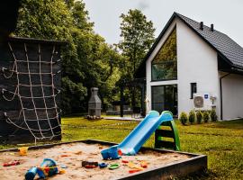 Domki Nad Starym Potokiem, hotel v destinaci Ustrzyki Dolne