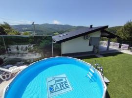 Kuca za odmor BARE vacation house、Hadžićiのヴィラ