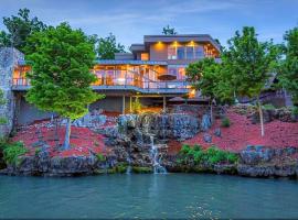 Iconic Glass Mansion - Huge Views - Best Location, hotel in Osage Beach