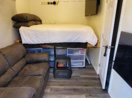 1 Bedroom Mini Apartment in Otay Ranch, alojamento para férias em Chula Vista