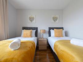 Lovely 2 Bedroom Condo with River & City View, condo in North Woolwich