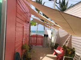 Chila's Accommodations, Cama e café (B&B) em Caye Caulker