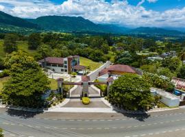 Vista del Campo Country Club & Villas, hotel com estacionamento em Jarabacoa