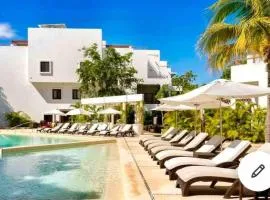 Luxury Apartment with M Benz and & Driver Included