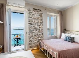 Fotiadis Family Luxury Suites by Konnect, hotel em Corfu Town