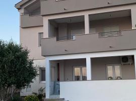 Theros, hotell i Bibinje