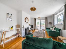 Pass the Keys Modern Spacious 3BR Bungalow Parking Oxford, hotel en Oxford