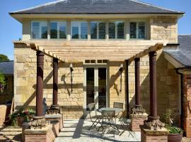 Normanton Park House - Luxury Rutland Water Home, luxury hotel in Oakham