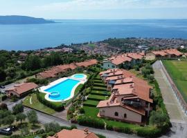 BBQ & Pools GHH, apartment in Toscolano Maderno