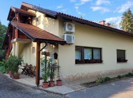 Apartma Lahinja, hotel a Gradac