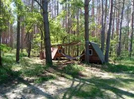 Abenteuercamp Schaeferhof Hütten oder Stellplatz für kleinen Camper oder Zelt