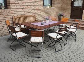 Friendly Home - Klinkerhof, hotel in Bornheim