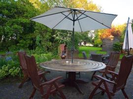 Stunning barn conversion ideal for large families, ξενοδοχείο σε Bildeston