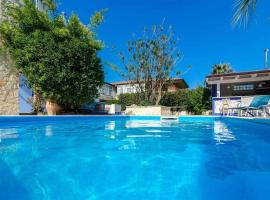 Mediterranean Charm villa con piscina al mare, allotjament vacacional a Mascali