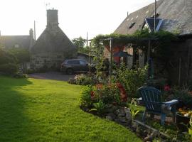 Le Petit Fleur - the little flower, Newly Renovated, cheap hotel in Saint-Michel-de-Montjoie