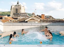 Appart'hôtel Les Fleurines By Urban Style โรงแรมที่มีสระว่ายน้ำในวีย์ฟร็องเช-เดอ-ฮูแอเก