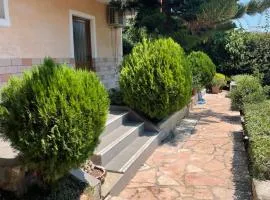 Elias Guest House