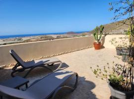 Tenerife ruim duplex-appartement in Cho, Arona, хотел в Cho