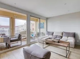 Bright 50 m in the centre of Sanary-sur-Mer