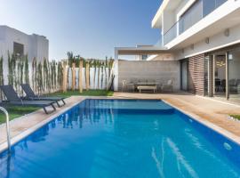 Salam Taghazout - luxury villa - Pool - 8 Px, feriebolig i Taghazout