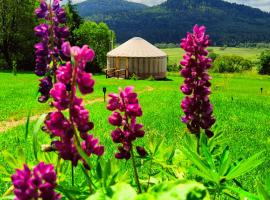 Jurty nad Sanem, hotel u gradu Lutoviska